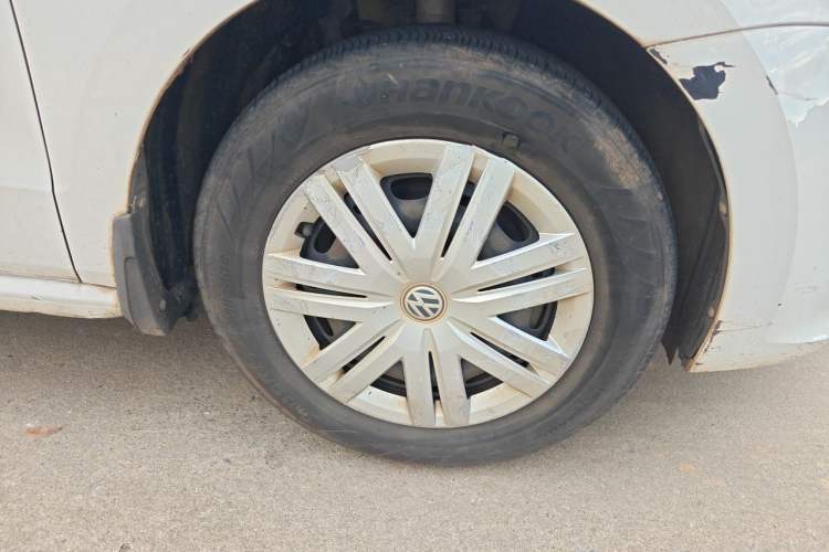 Used Volkswagen Polo 2016 1.4L Automatic Trendy Model Right Front Wheel Hub