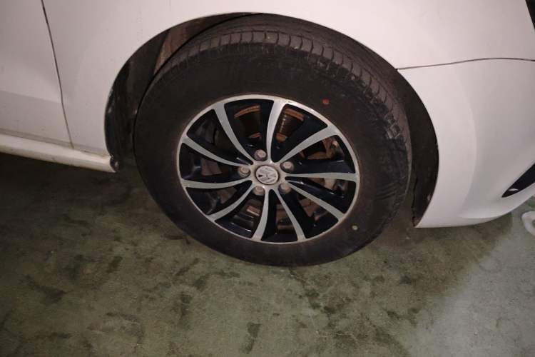 Used Volkswagen Polo 2016 1.4L Automatic Trendy Model Right Front Wheel Hub