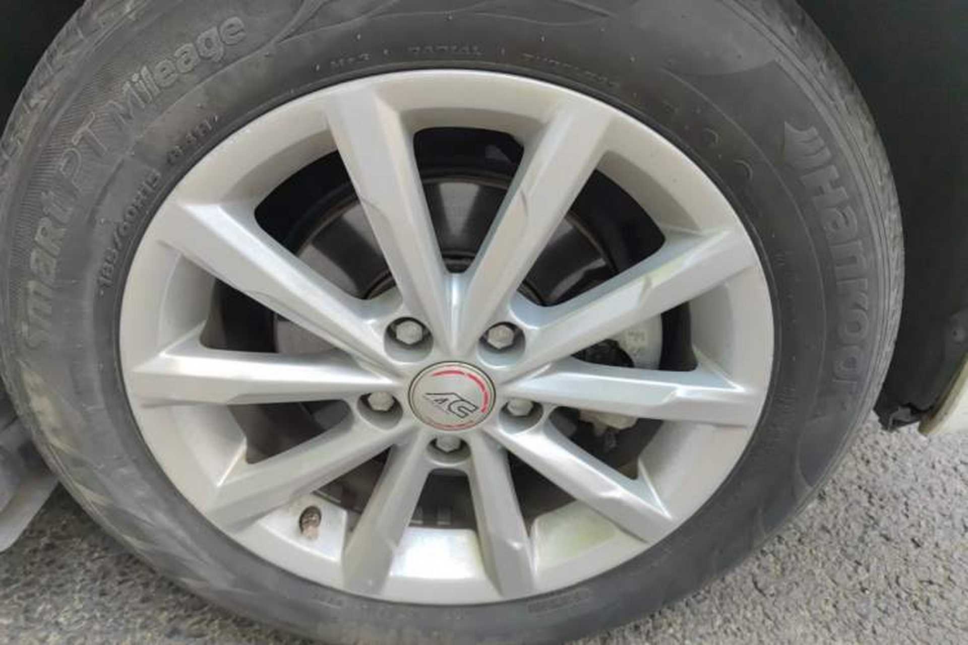 Used Volkswagen Polo 2016 1.6L Automatic Comfort Model Right Front Wheel Hub