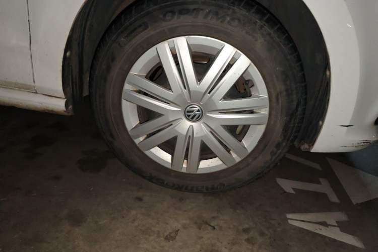Used Volkswagen Polo 2016 1.4L Automatic Trendy Model Right Front Wheel Hub