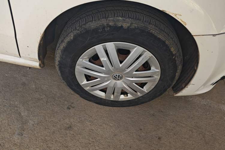 Used Volkswagen Polo 2016 1.4L Manual Fashion Model Right Front Wheel Hub