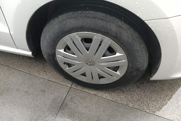 Used Volkswagen Polo 2016 1.4L Automatic Trendy Model Right Front Wheel Hub