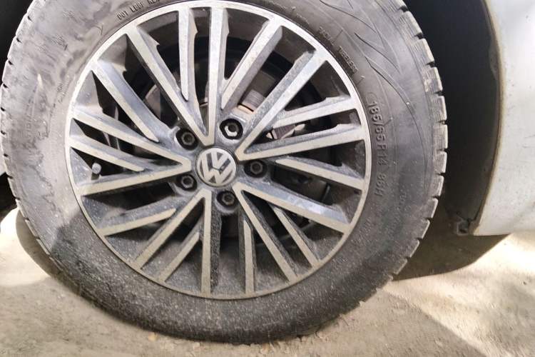 Used Volkswagen Polo 2016 1.4L Automatic Trendy Model Right Front Wheel Hub