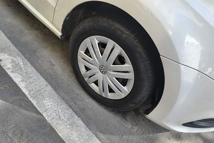 Used Volkswagen Polo 2016 1.4L Automatic Trendy Model Right Front Wheel Hub