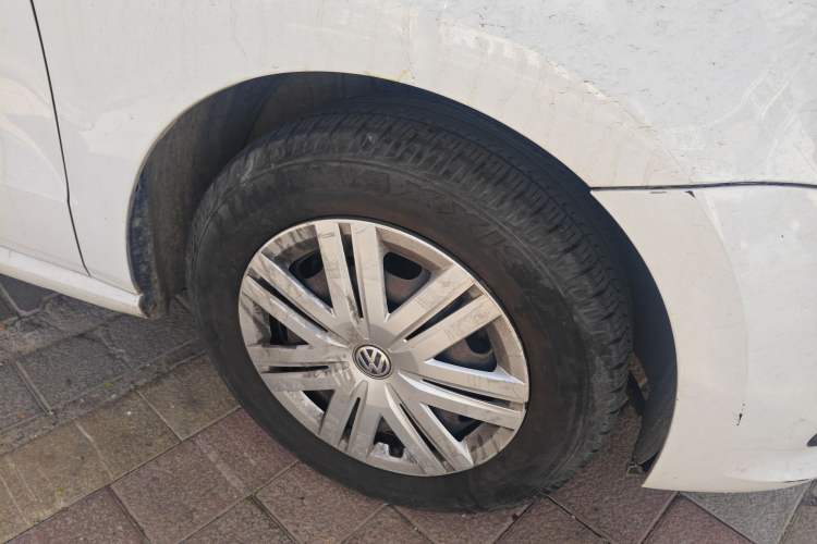 Used Volkswagen Polo 2016 1.4L Automatic Trendy Model Right Front Wheel Hub