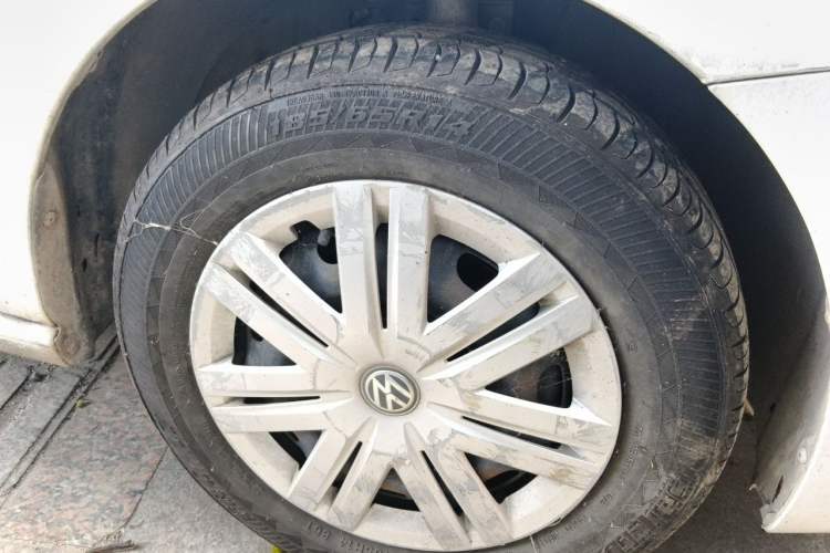 Used Volkswagen Polo 2016 1.4L Automatic Trendy Model Right Front Wheel Hub