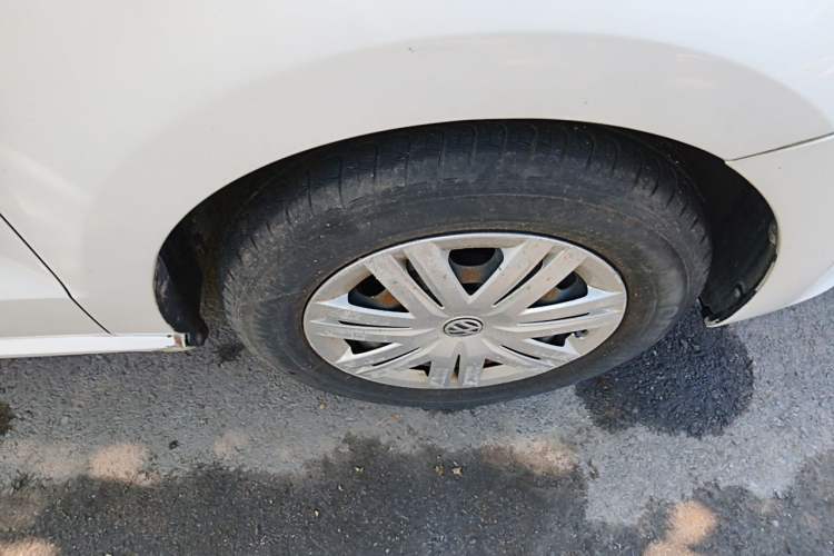 Used Volkswagen Polo 2016 1.4L Automatic Trendy Model Right Front Wheel Hub