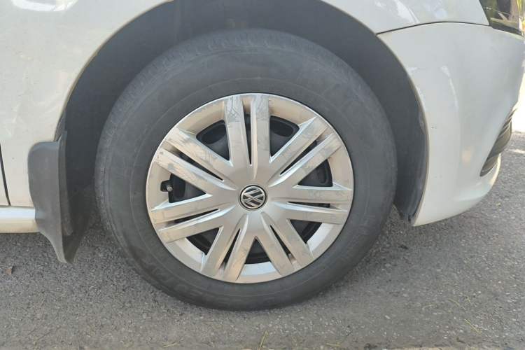 Used Volkswagen Polo 2016 1.4L Automatic Trendy Model Right Front Wheel Hub