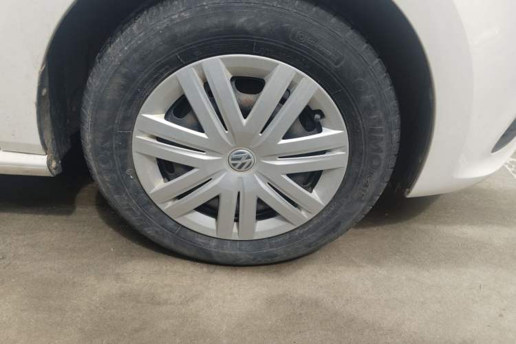 Used Volkswagen Polo 2016 1.4L Automatic Trendy Model Right Front Wheel Hub