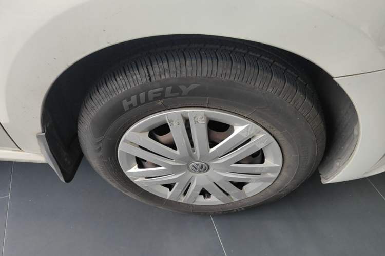 Used Volkswagen Polo 2016 1.4L Manual Fashion Model Right Front Wheel Hub