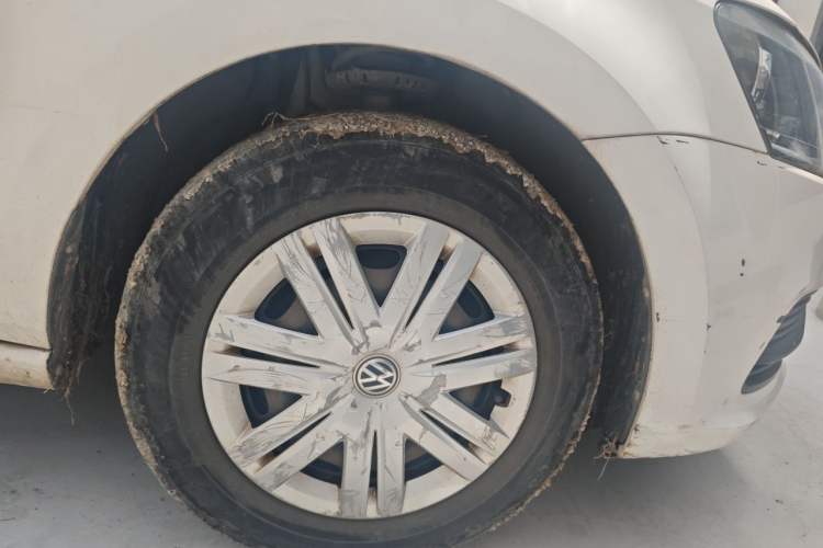 Used Volkswagen Polo 2016 1.4L Automatic Trendy Model Right Front Wheel Hub