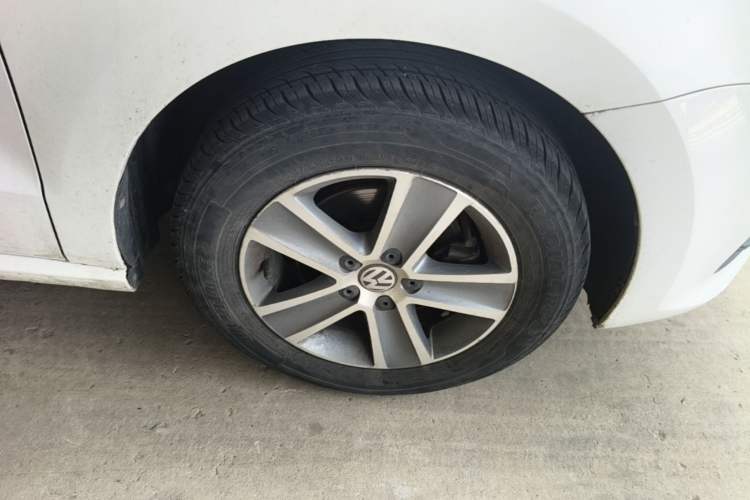 Used Volkswagen Polo 2016 1.4L Automatic Trendy Model Right Front Wheel Hub