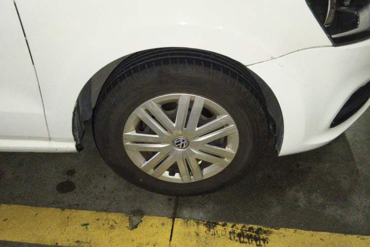 Used Volkswagen Polo 2016 1.4L Automatic Trendy Model Right Front Wheel Hub