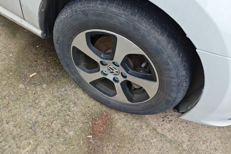 Used Volkswagen Polo 2016 1.4L Automatic Trendy Model Right Front Wheel Hub