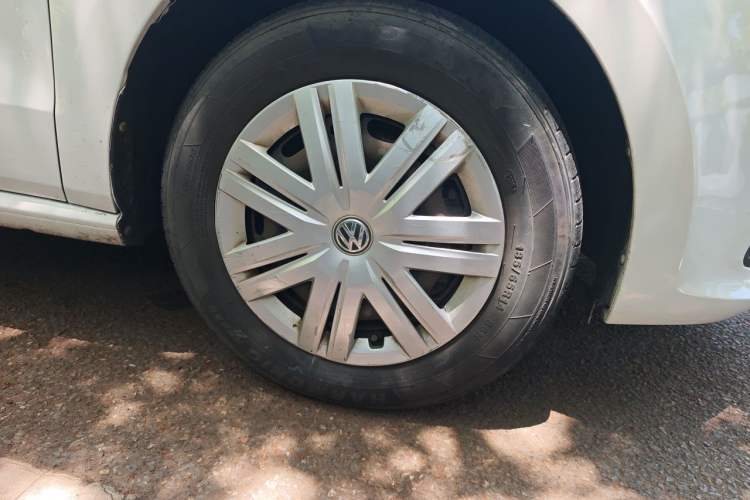 Used Volkswagen Polo 2016 1.4L Automatic Trendy Model Right Front Wheel Hub