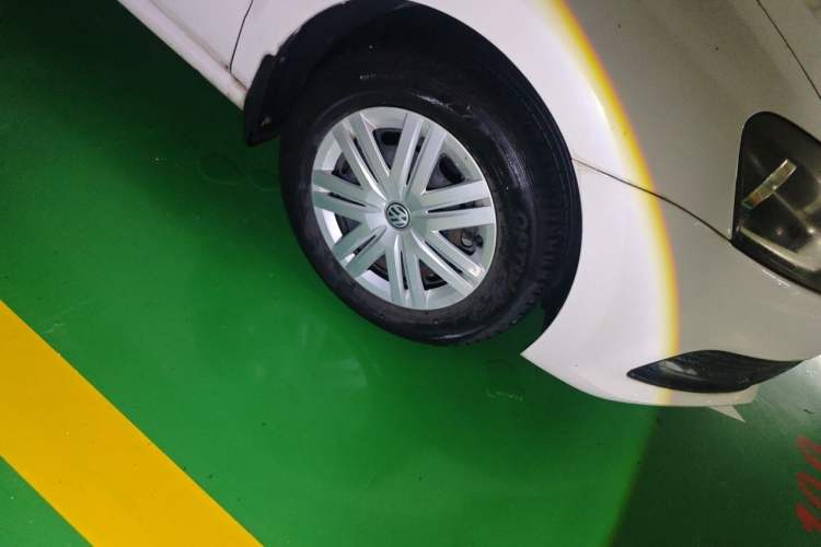 Used Volkswagen Polo 2016 1.4L Automatic Trendy Model Right Front Wheel Hub