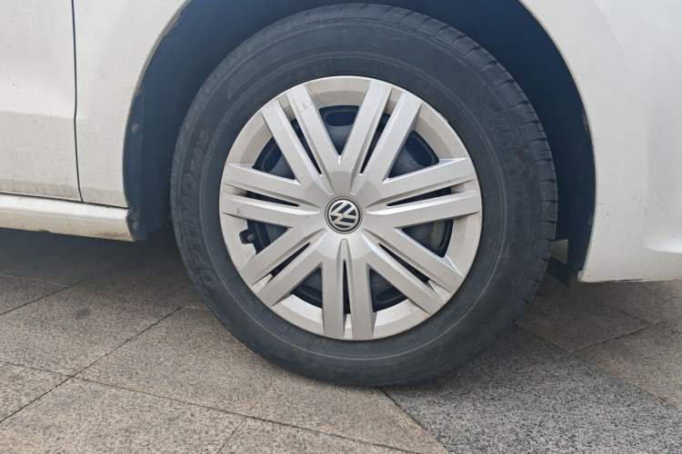 Used Volkswagen Polo 2016 1.4L Automatic Trendy Model Right Front Wheel Hub