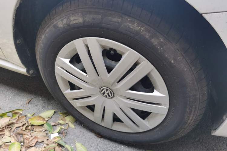 Used Volkswagen Polo 2016 1.4L Automatic Trendy Model Right Front Wheel Hub