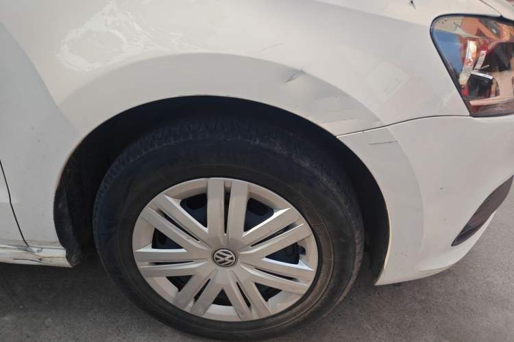 Used Volkswagen Polo 2016 1.4L Automatic Trendy Model Right Front Wheel Hub