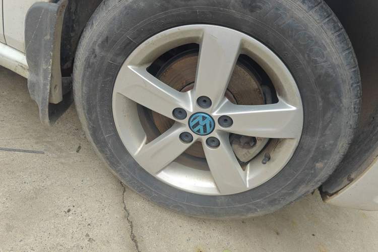 Used Volkswagen Polo 2016 1.4L Automatic Trendy Model Right Front Wheel Hub