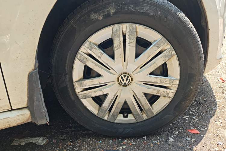 Used Volkswagen Polo 2016 1.4L Automatic Trendy Model Right Front Wheel Hub