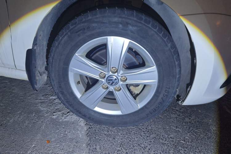 Used Volkswagen Polo 2016 1.4L Manual Fashion Model Right Front Wheel Hub