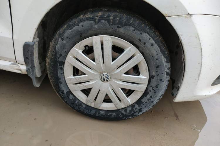 Used Volkswagen Polo 2016 1.4L Manual Fashion Model Right Front Wheel Hub