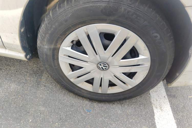 Used Volkswagen Polo 2016 1.4L Automatic Trendy Model Right Front Wheel Hub