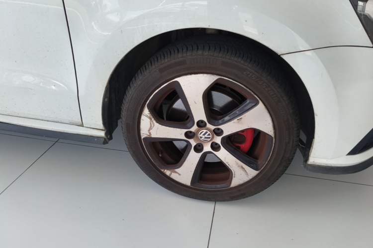 Used Volkswagen Polo 2016 1.4TSI GTI Right Front Wheel Hub