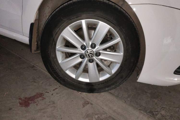 Used Volkswagen Polo 2016 1.4L Automatic Trendy Model Right Front Wheel Hub
