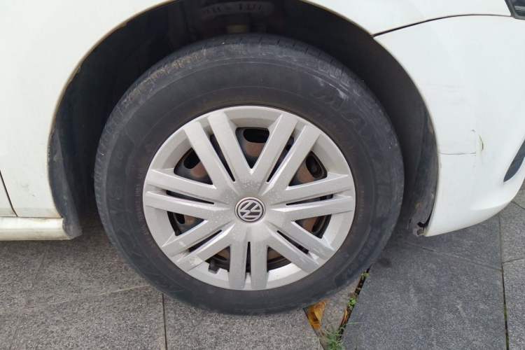 Used Volkswagen Polo 2016 1.4L Automatic Trendy Model Right Front Wheel Hub