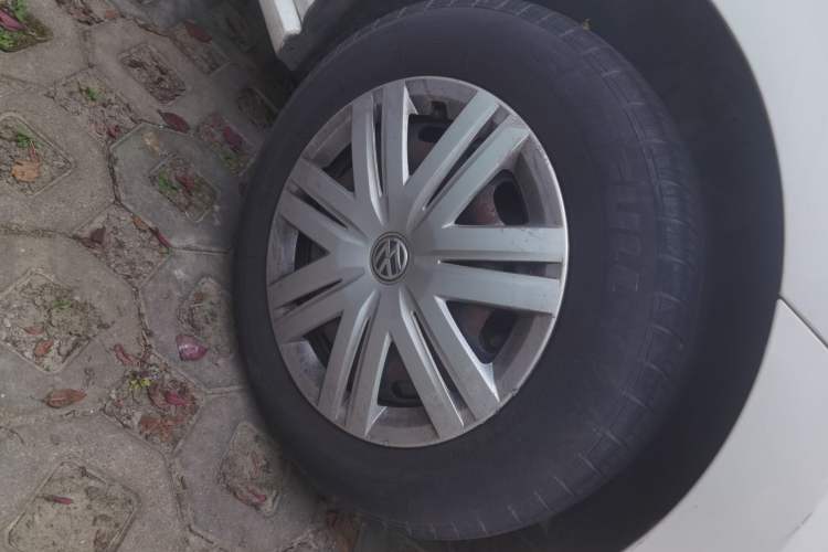Used Volkswagen Polo 2016 1.4L Automatic Trendy Model Right Front Wheel Hub