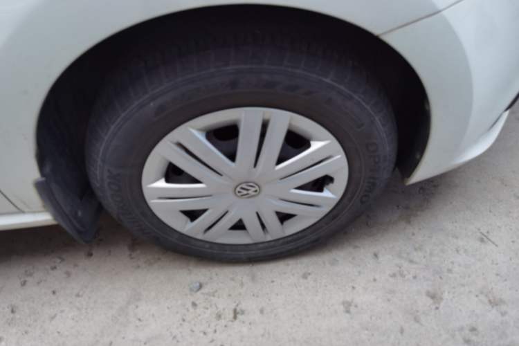 Used Volkswagen Polo 2016 1.4L Automatic Trendy Model Right Front Wheel Hub