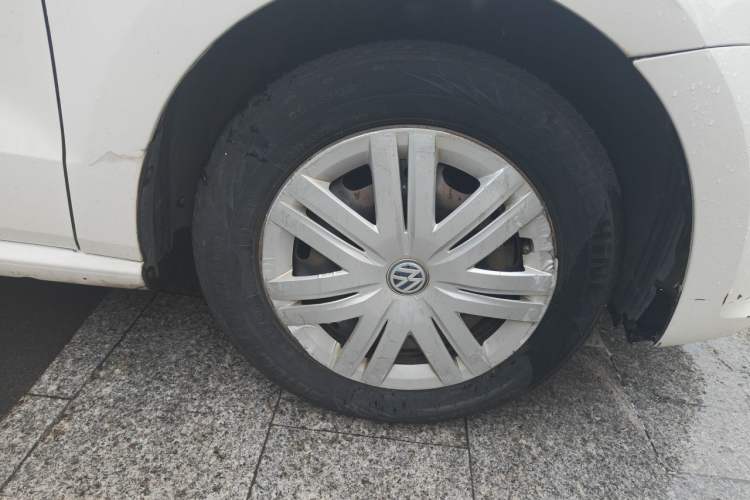 Used Volkswagen Polo 2016 1.4L Automatic Trendy Model Right Front Wheel Hub