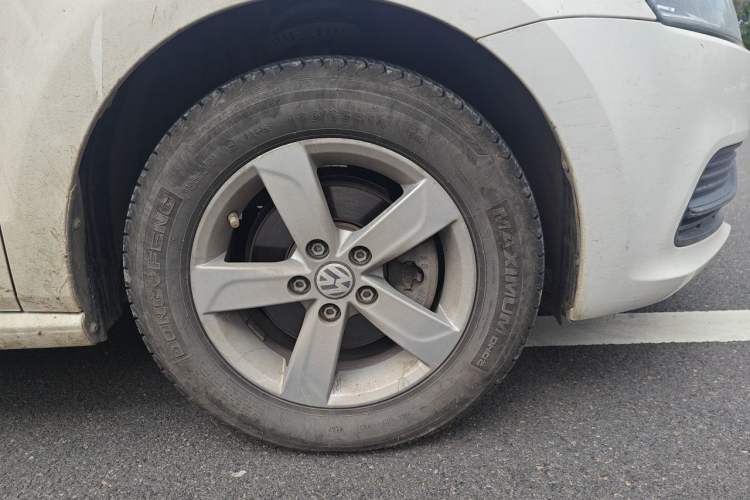 Used Volkswagen Polo 2016 1.4L Manual Fashion Model Right Front Wheel Hub