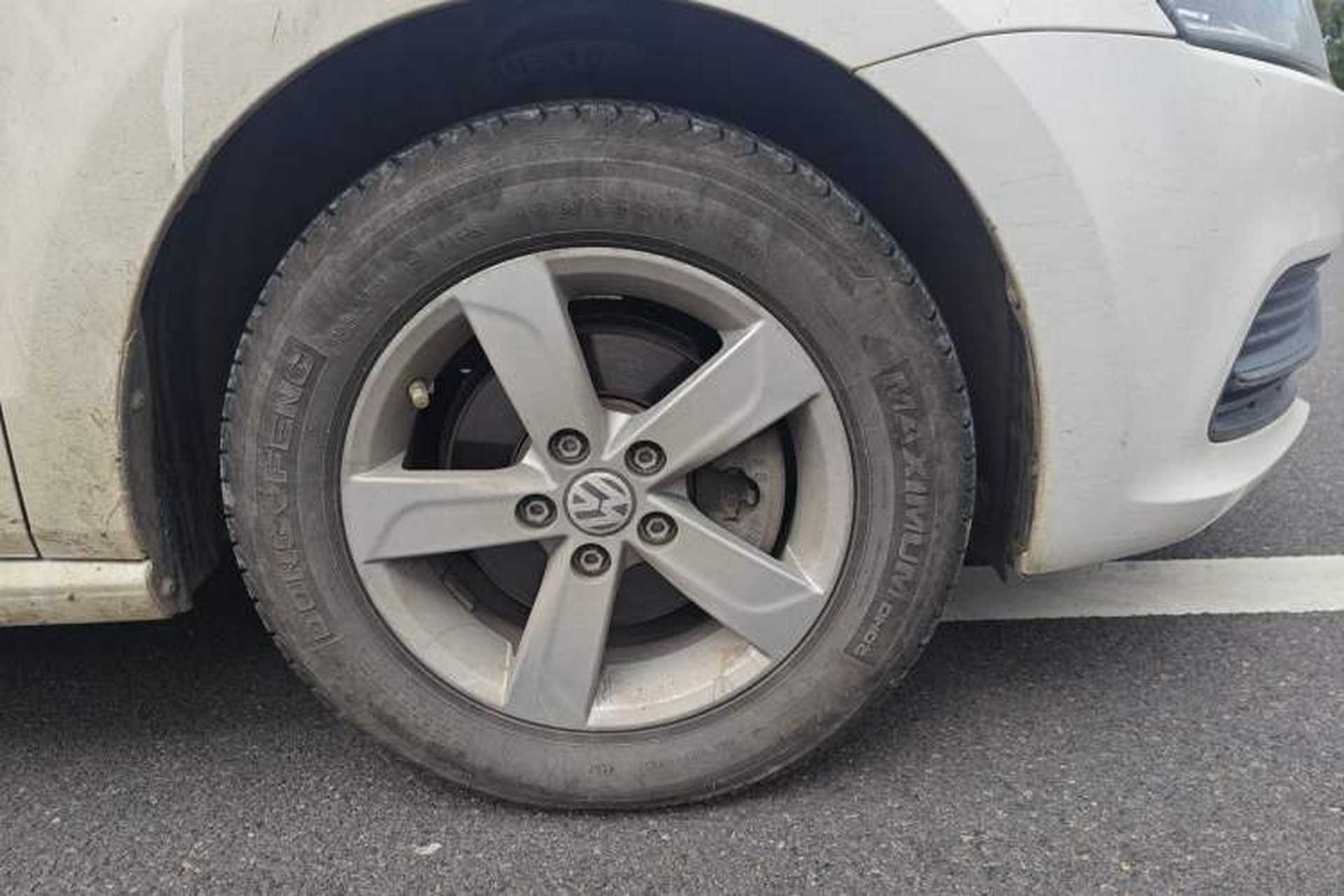 Used Volkswagen Polo 2016 1.4L Manual Fashion Model Right Front Wheel Hub