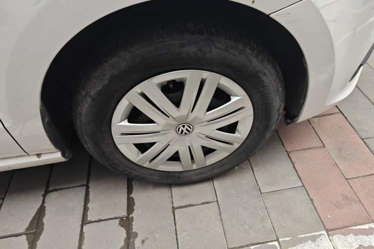 Used Volkswagen Polo 2016 1.4L Automatic Trendy Model Right Front Wheel Hub