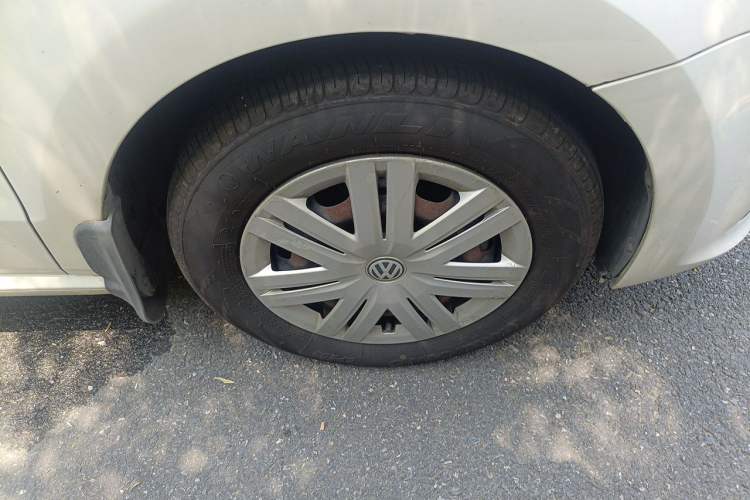 Used Volkswagen Polo 2016 1.4L Automatic Trendy Model Right Front Wheel Hub