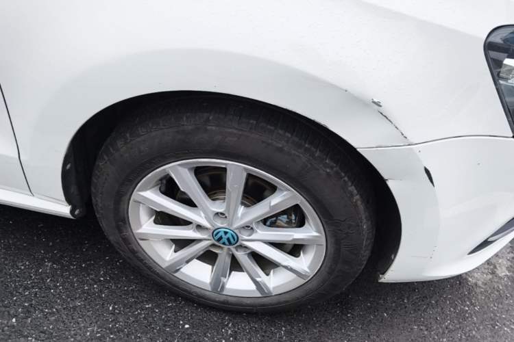 Used Volkswagen Polo 2016 1.6L Automatic Comfort Model Right Front Wheel Hub