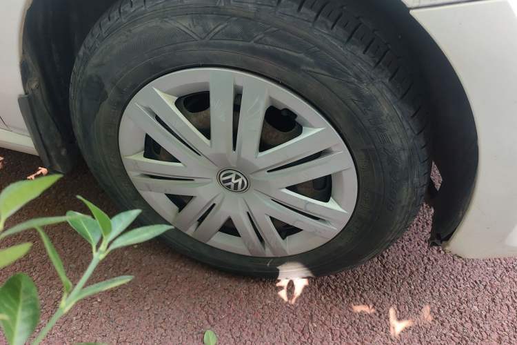 Used Volkswagen Polo 2016 1.4L Manual Fashion Model Right Front Wheel Hub