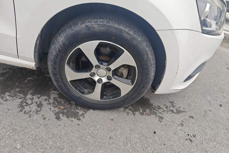 Used Volkswagen Polo 2016 1.4L Automatic Trendy Model Right Front Wheel Hub