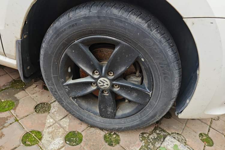 Used Volkswagen Polo 2016 1.4L Manual Fashion Model Right Front Wheel Hub