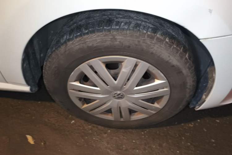 Used Volkswagen Polo 2016 1.4L Automatic Trendy Model Right Front Wheel Hub