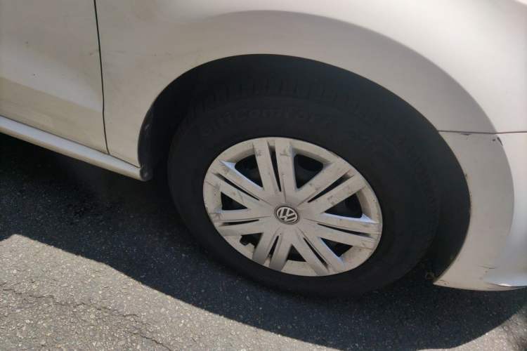 Used Volkswagen Polo 2016 1.4L Manual Fashion Model Right Front Wheel Hub