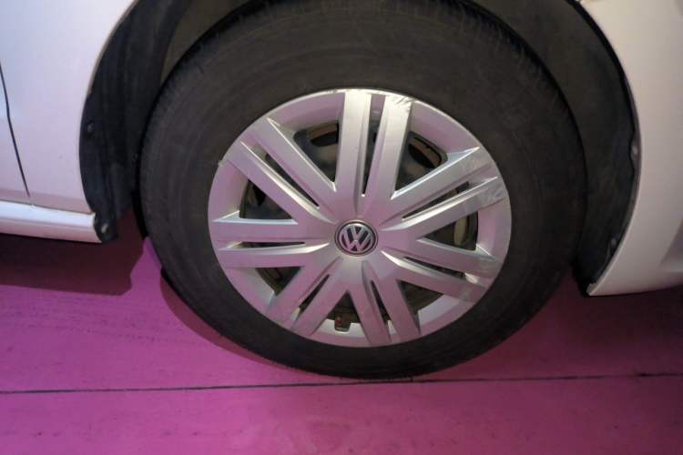 Used Volkswagen Polo 2016 1.4L Automatic Trendy Model Right Front Wheel Hub