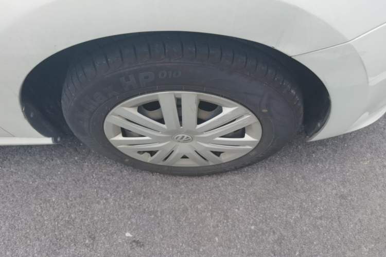 Used Volkswagen Polo 2016 1.4L Automatic Trendy Model Right Front Wheel Hub