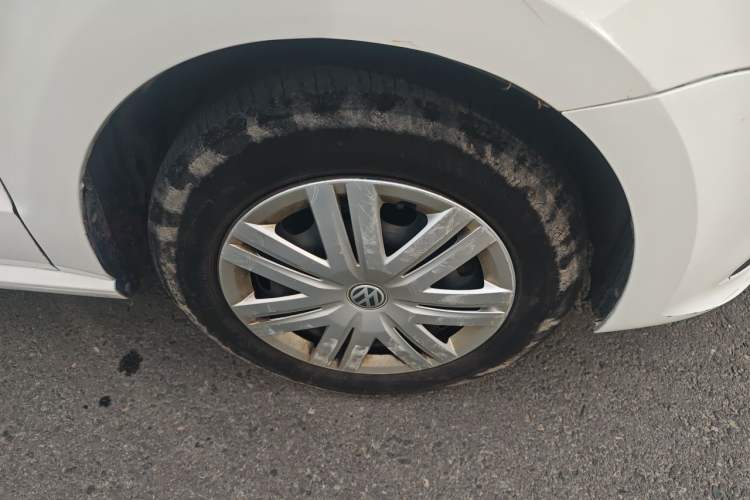 Used Volkswagen Polo 2016 1.4L Automatic Trendy Model Right Front Wheel Hub
