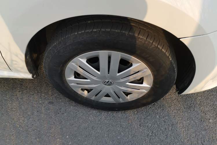Used Volkswagen Polo 2016 1.4L Automatic Trendy Model Right Front Wheel Hub