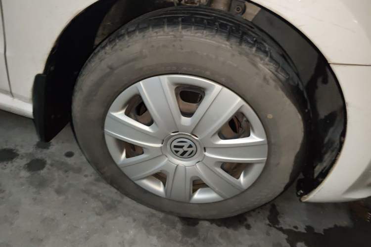 Used Volkswagen Polo 2016 1.4L Manual Fashion Model Right Front Wheel Hub