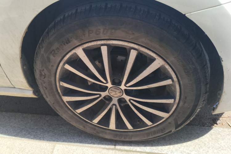 Used Volkswagen Polo 2016 1.4L Automatic Trendy Model Right Front Wheel Hub